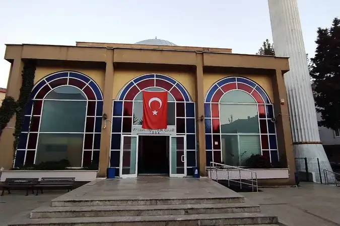 Sarıgazi Fatma Sultan Cami kapak fotoğrafı