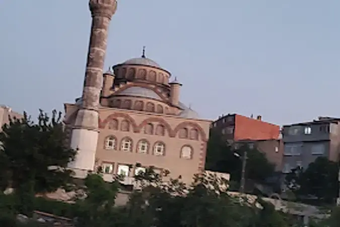 Skyland İstanbul Mescidi kapak fotoğrafı