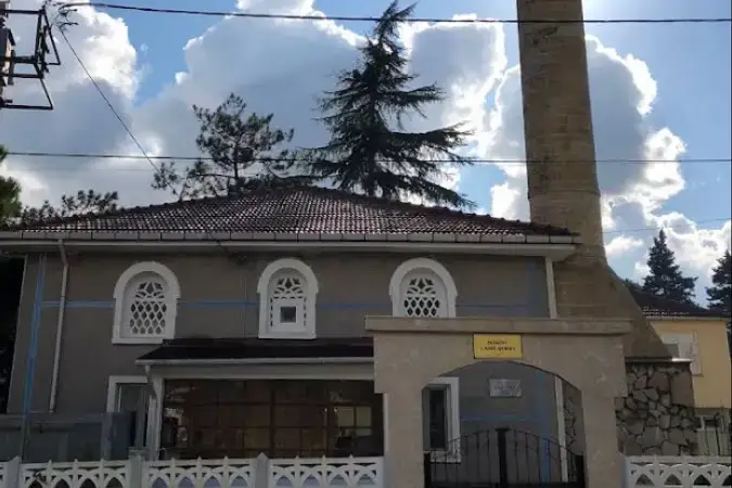 İsaköy Cami kapak fotoğrafı