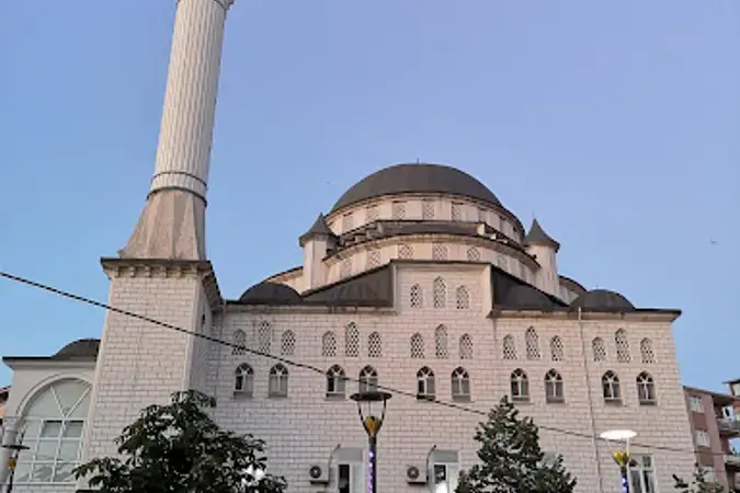Bağlar Medine Cami kapak fotoğrafı