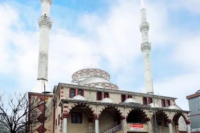 Karanfil Cami kapak fotoğrafı