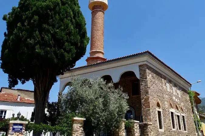 Alaybey Cami kapak fotoğrafı