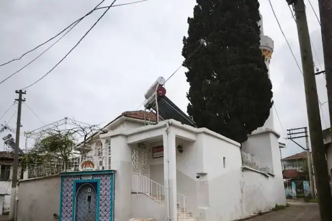 Yunus Emir Cami kapak fotoğrafı