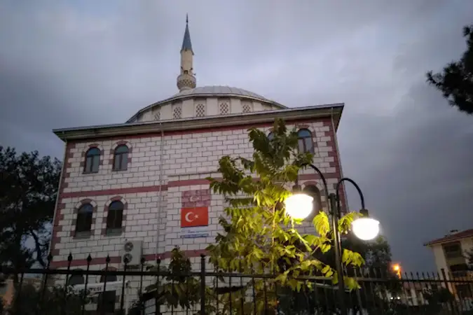 Ayrancılar Mahallesi Sultan Abdülhamit Cami kapak fotoğrafı