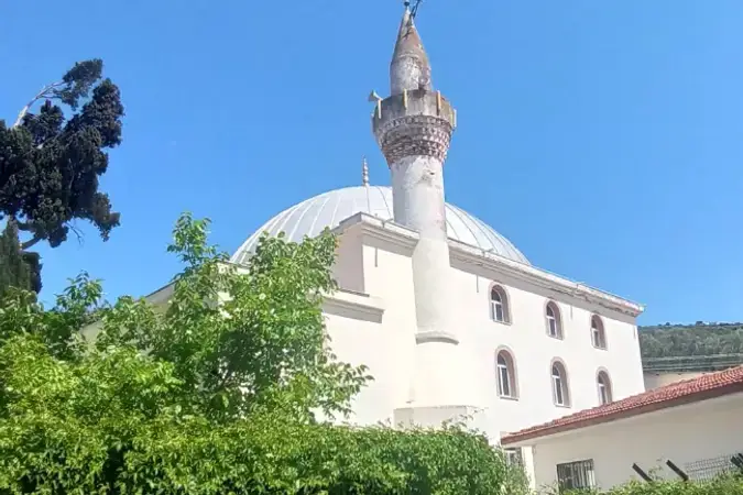 Özbek Cami kapak fotoğrafı