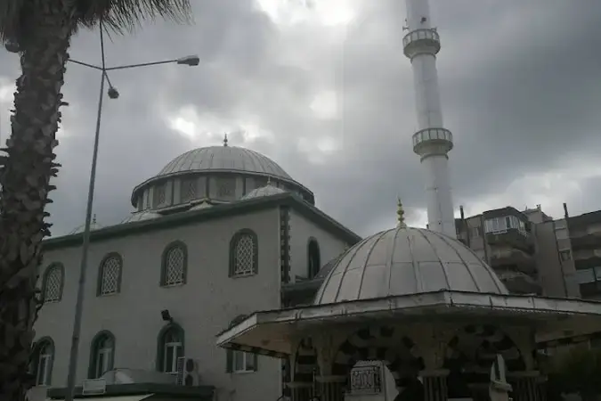 15 Temmuz Şehitler Cami kapak fotoğrafı