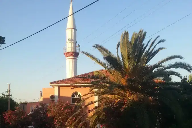 Mordoğan Ardıç Cami kapak fotoğrafı