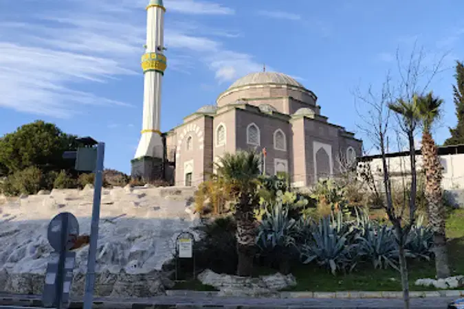 Yunusemre Cami kapak fotoğrafı