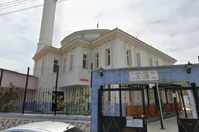 Kadir Özer Cami kapak fotoğrafı