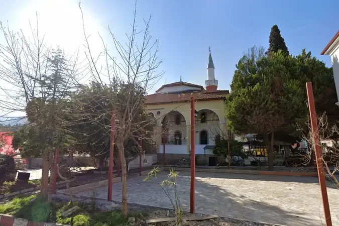 Yukarı Kızılca Cami (Halil Ağa Cami) kapak fotoğrafı