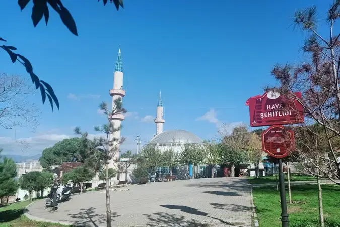 Kadifekale Hava Şehitleri Cami kapak fotoğrafı