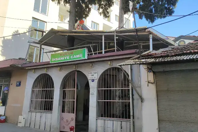 Küçük İhsaniye Cami kapak fotoğrafı