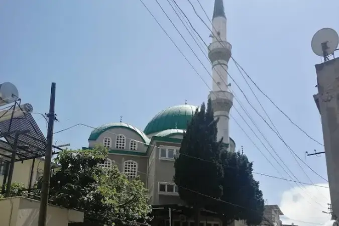 Levent Cami kapak fotoğrafı