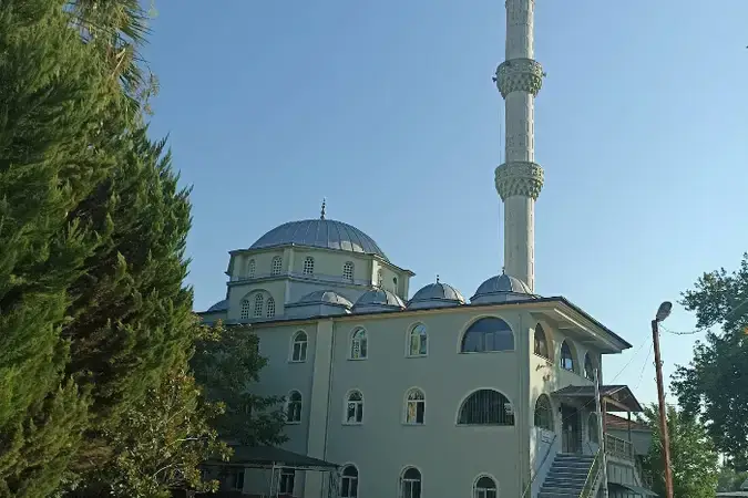 Gümüldür Hacı Sadık Cami kapak fotoğrafı