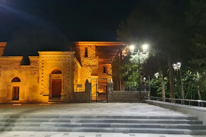 Hatipoğlu Tavusbaba Cami kapak fotoğrafı