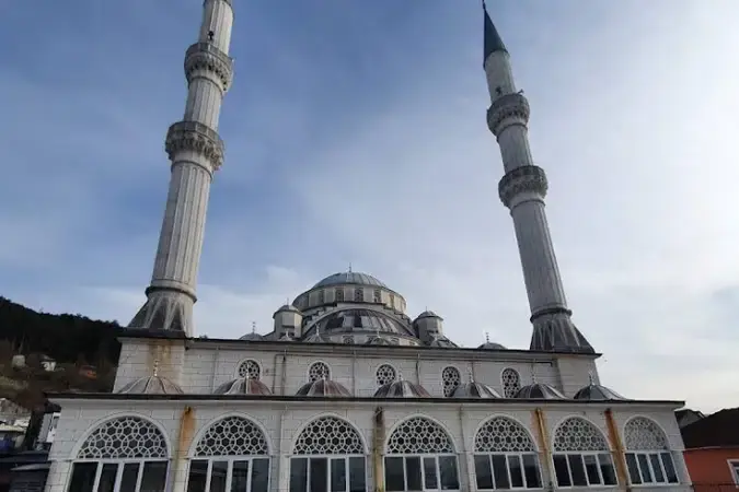 Bahçecik Merkez Cami kapak fotoğrafı