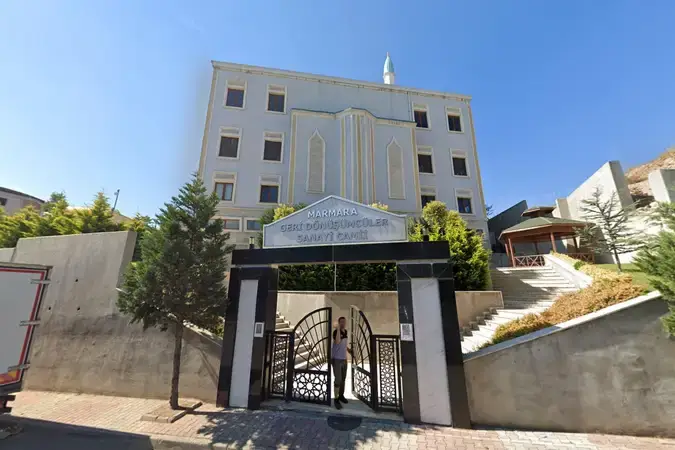 Marmara Geri Dönüşümcüler Gönül Cami kapak fotoğrafı