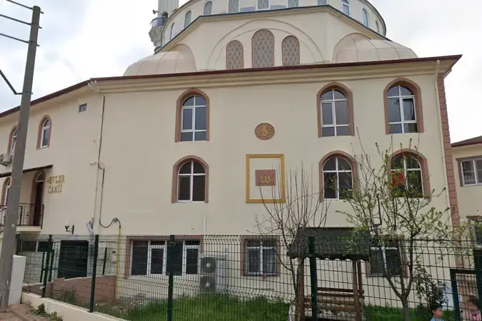 44 Evler Cami kapak fotoğrafı