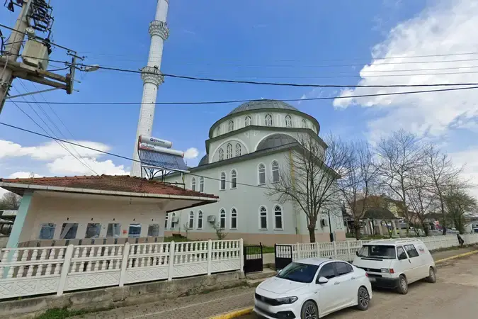 Çavuşlu Köyü İshakçılar Cami kapak fotoğrafı