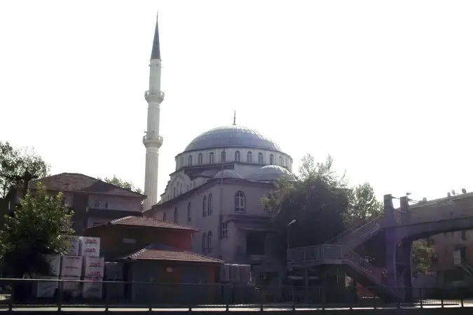 Cumhuriyet Mahallesi Gül Cami kapak fotoğrafı
