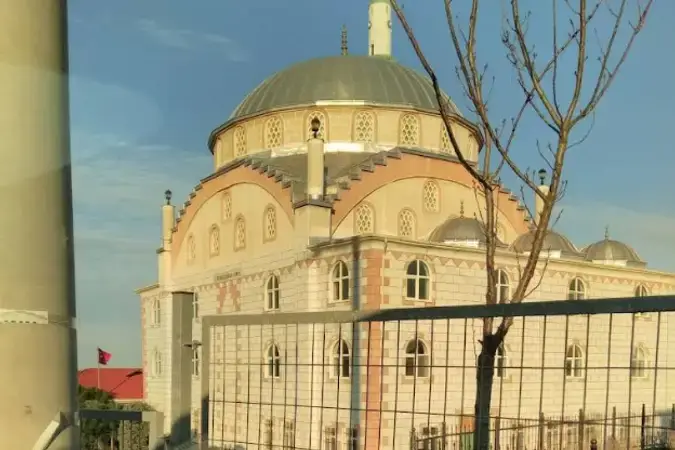 Ulubatlı Hasan Cami kapak fotoğrafı